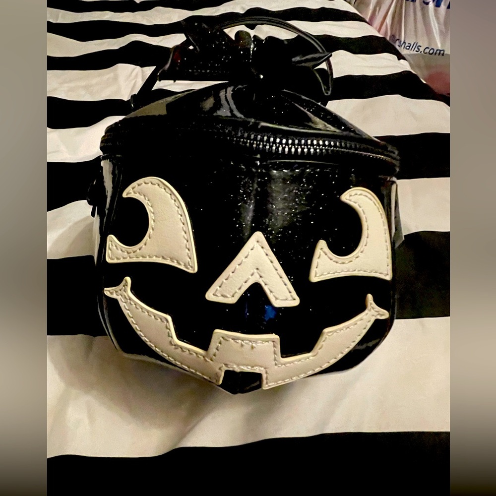 MAD ENGINE BLACK PUMPKIN HALLOWEEN CROSSBODY BAG